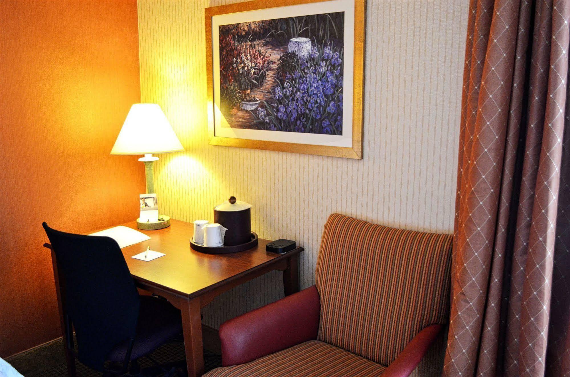 Hampton Inn By Hilton Harrisburg West Mechanicsburg Exterior foto